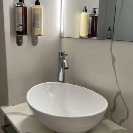 Διαμέρισμα Centre Luxury Renovated *