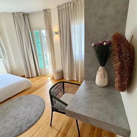 Centre Luxury Renovated *