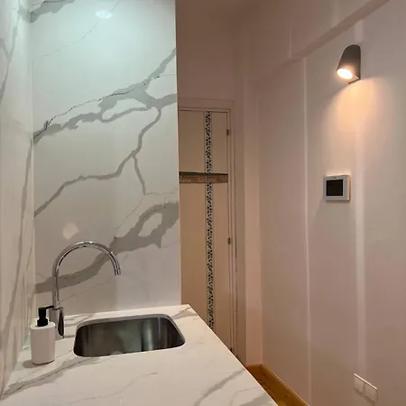 Centre Luxury Renovated Apartment Nicosia