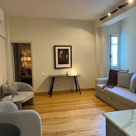 Centre Luxury Renovated Apartment Nicosia