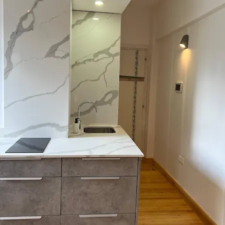 Апартаменти Centre Luxury Renovated