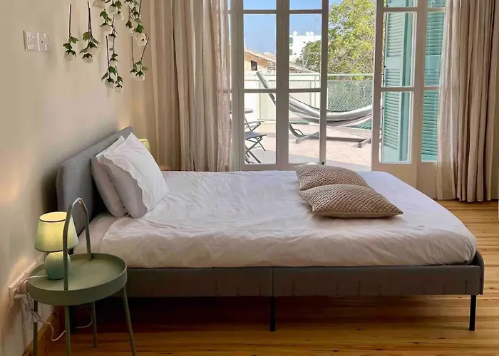 Centre Luxury Renovated 公寓 *