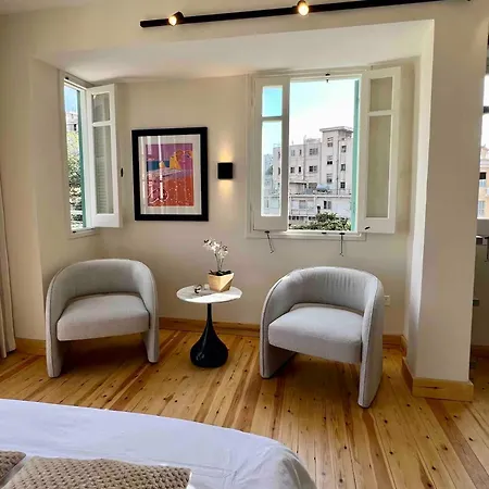Centre Luxury Renovated Apartman *